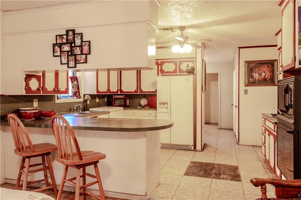 1009 W 18th St, Bryan, TX 77803